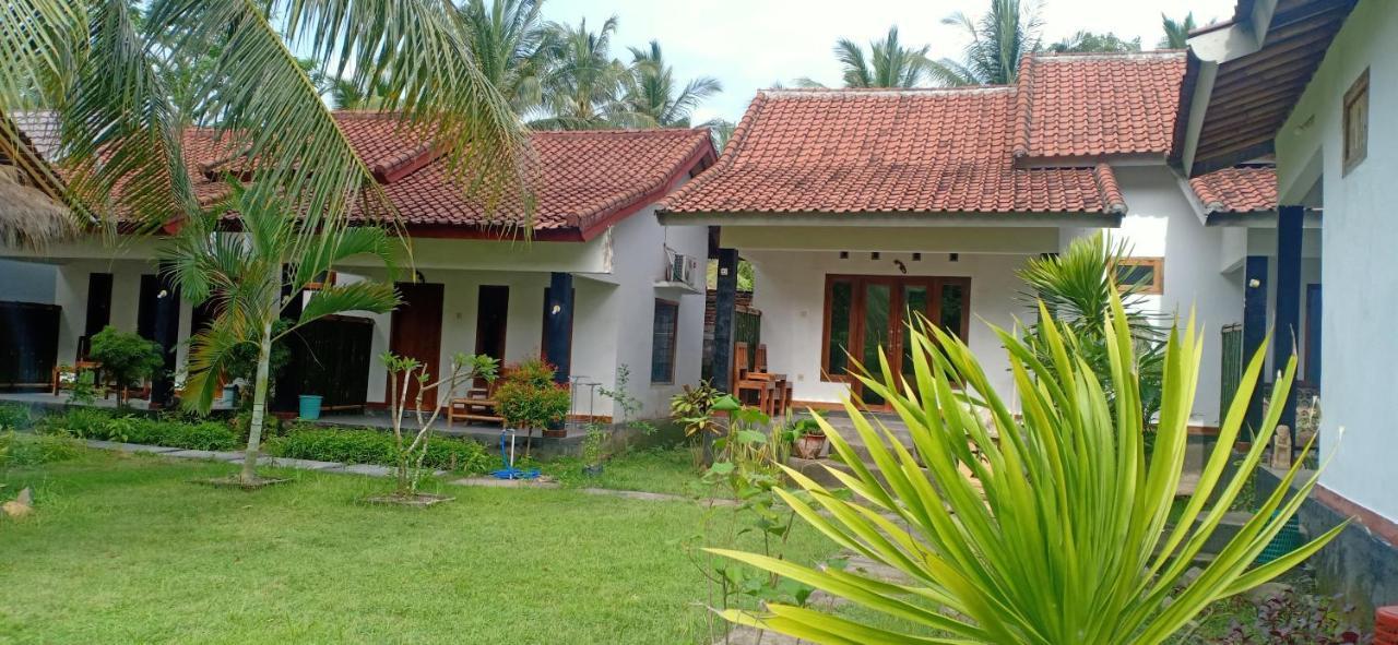 Dewi Garden Guesthouse Kuta  Esterno foto