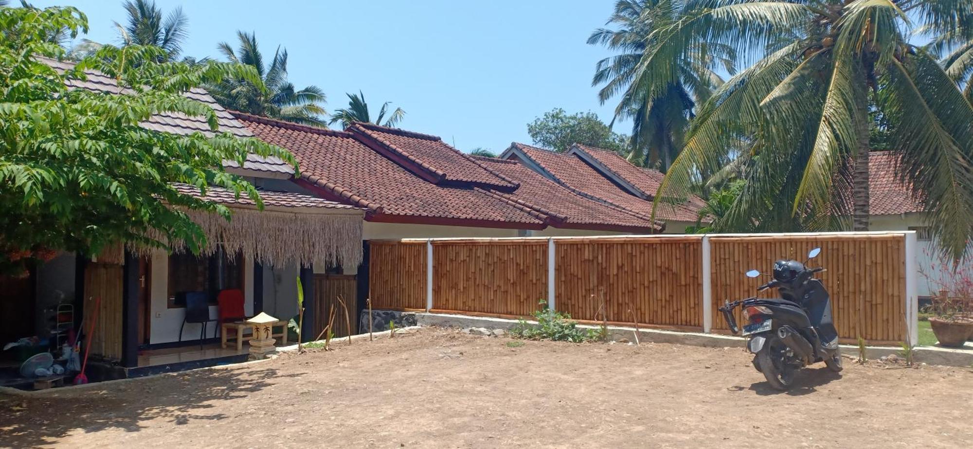 Dewi Garden Guesthouse Kuta  Esterno foto
