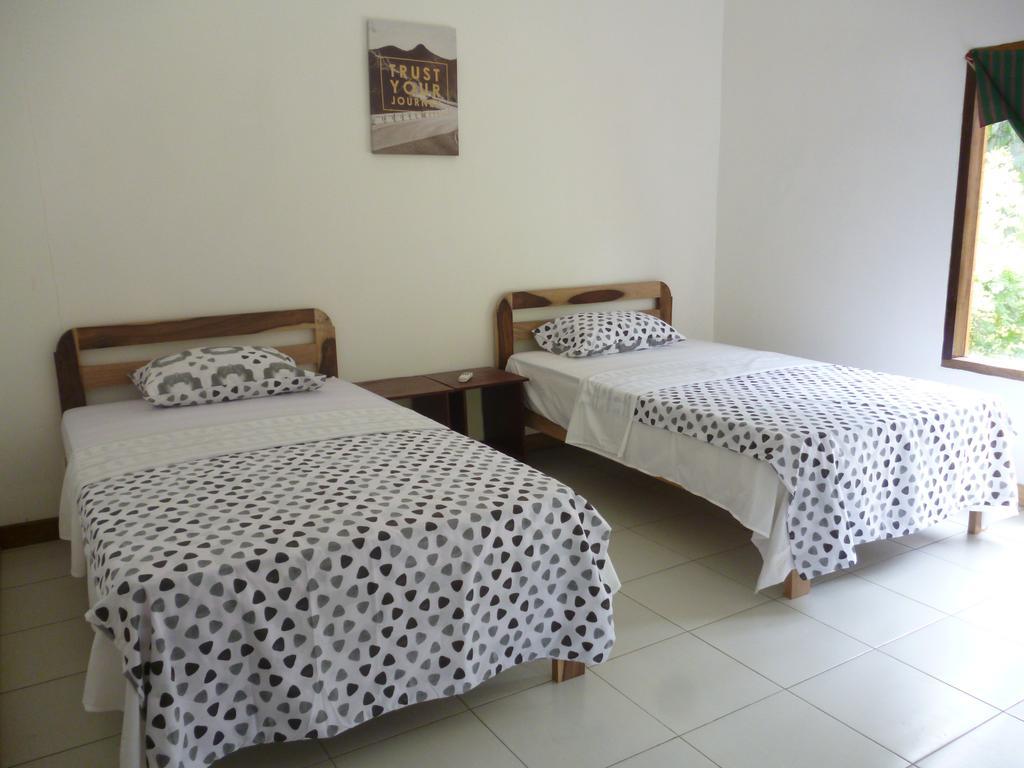 Dewi Garden Guesthouse Kuta  Esterno foto