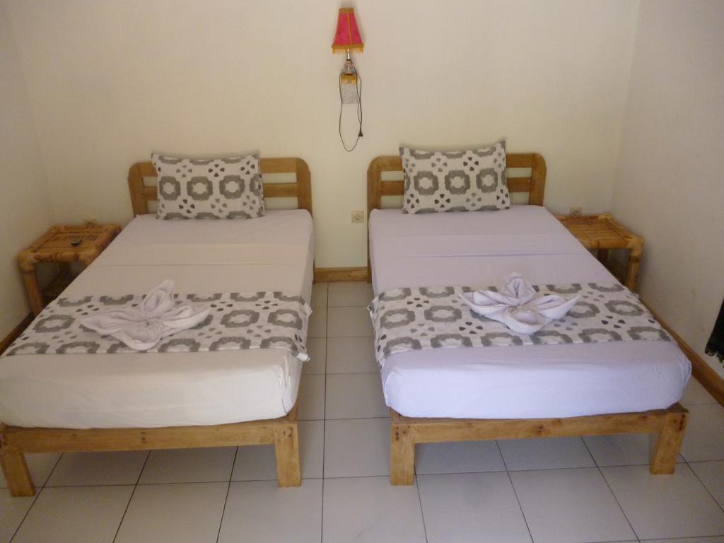 Dewi Garden Guesthouse Kuta  Esterno foto