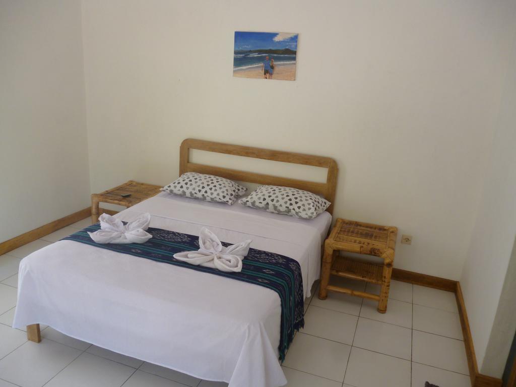 Dewi Garden Guesthouse Kuta  Esterno foto