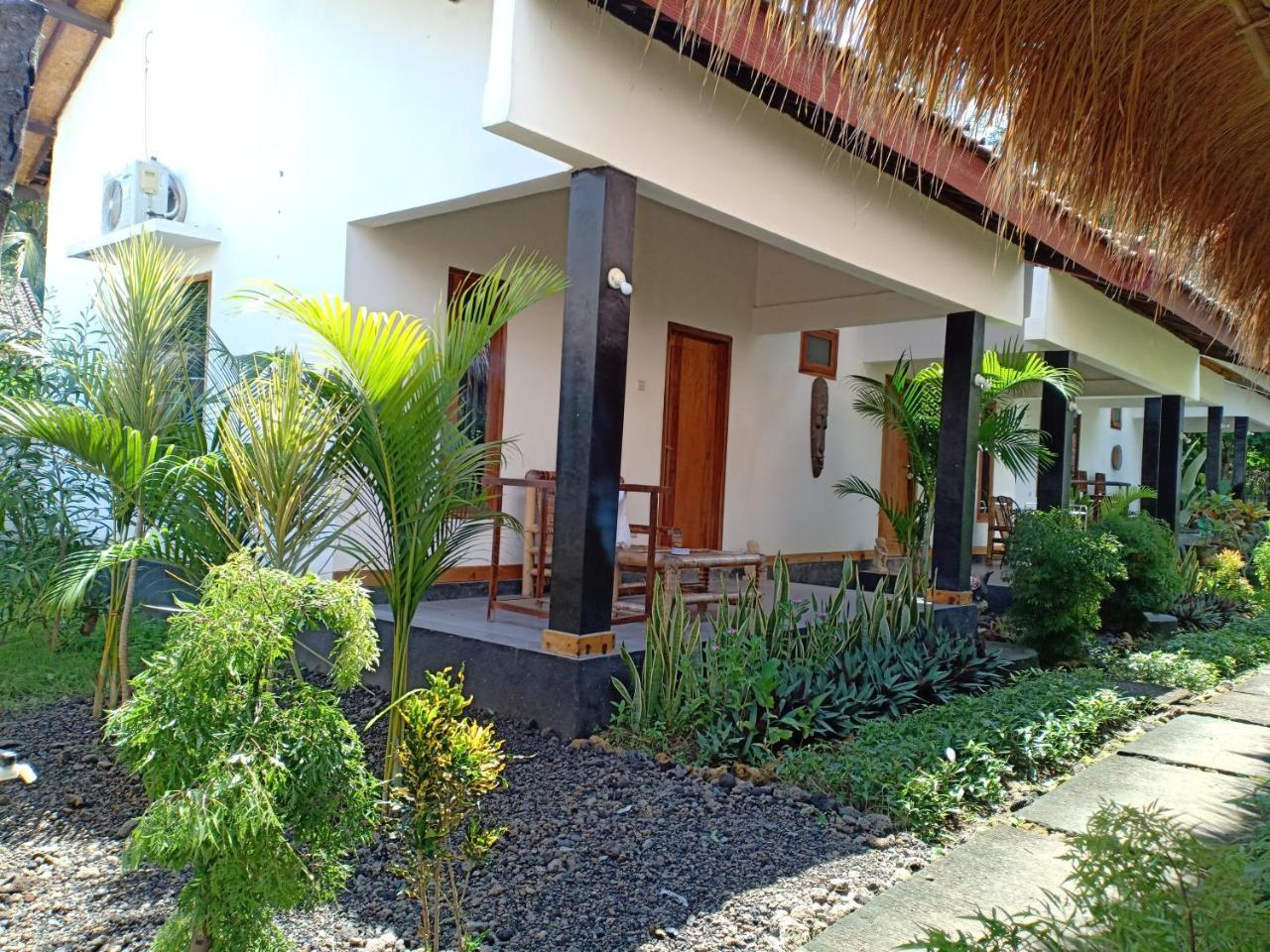 Dewi Garden Guesthouse Kuta  Esterno foto